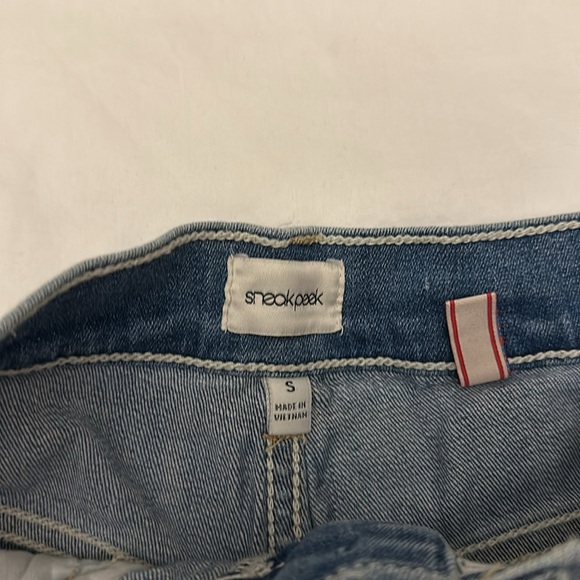 HIGH RISE DENIM SHORTS - Picture 4 of 6